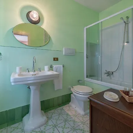 Villa San Siro Sleeps 8 Wifi